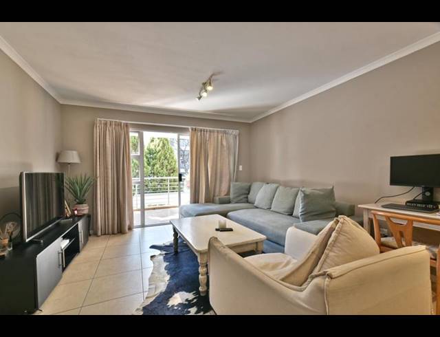 2 BEDROOM APARTMENT FOR SALE IN HYDE PARK